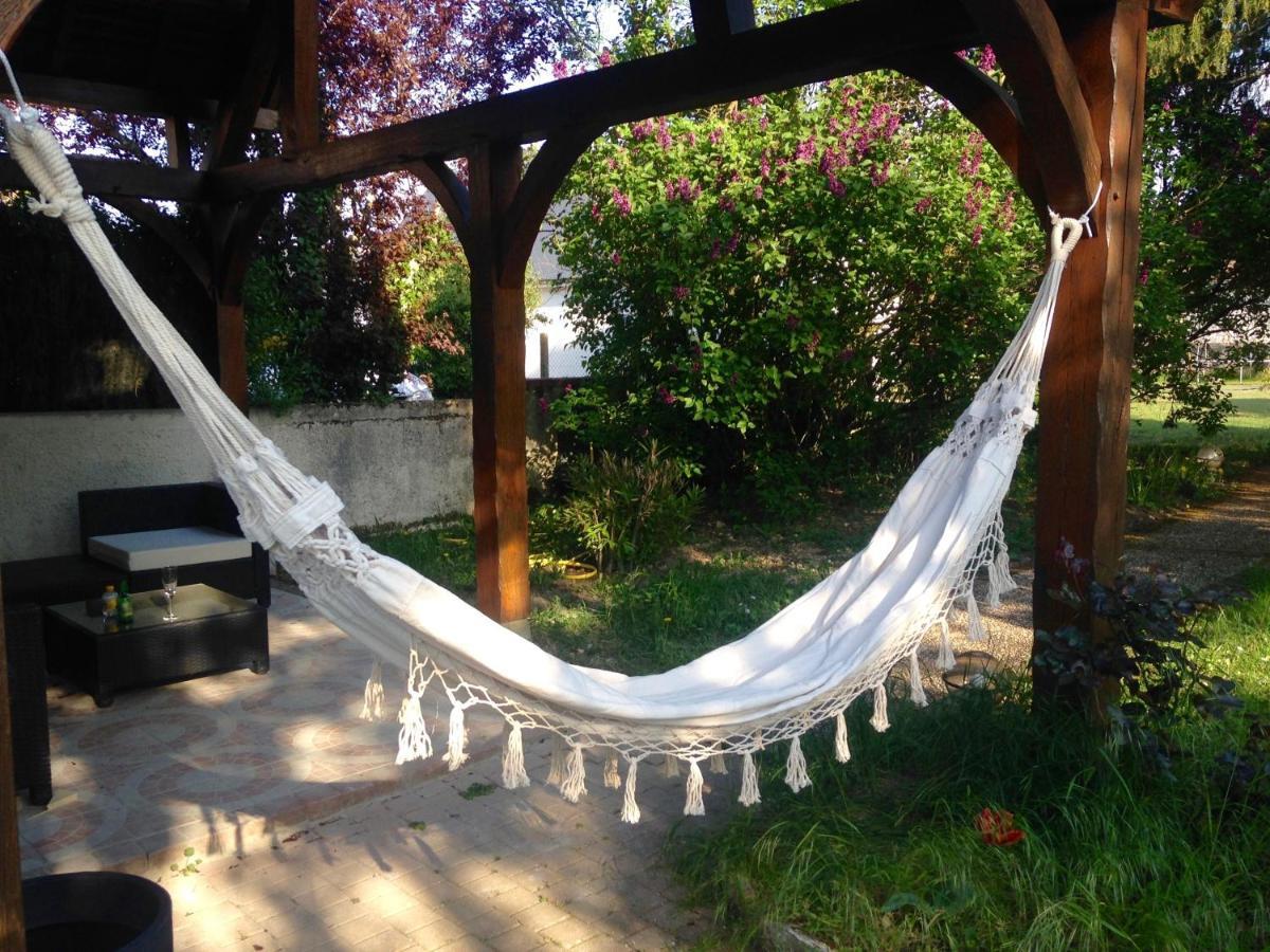 Le Petit Cottage Cangey ภายนอก รูปภาพ